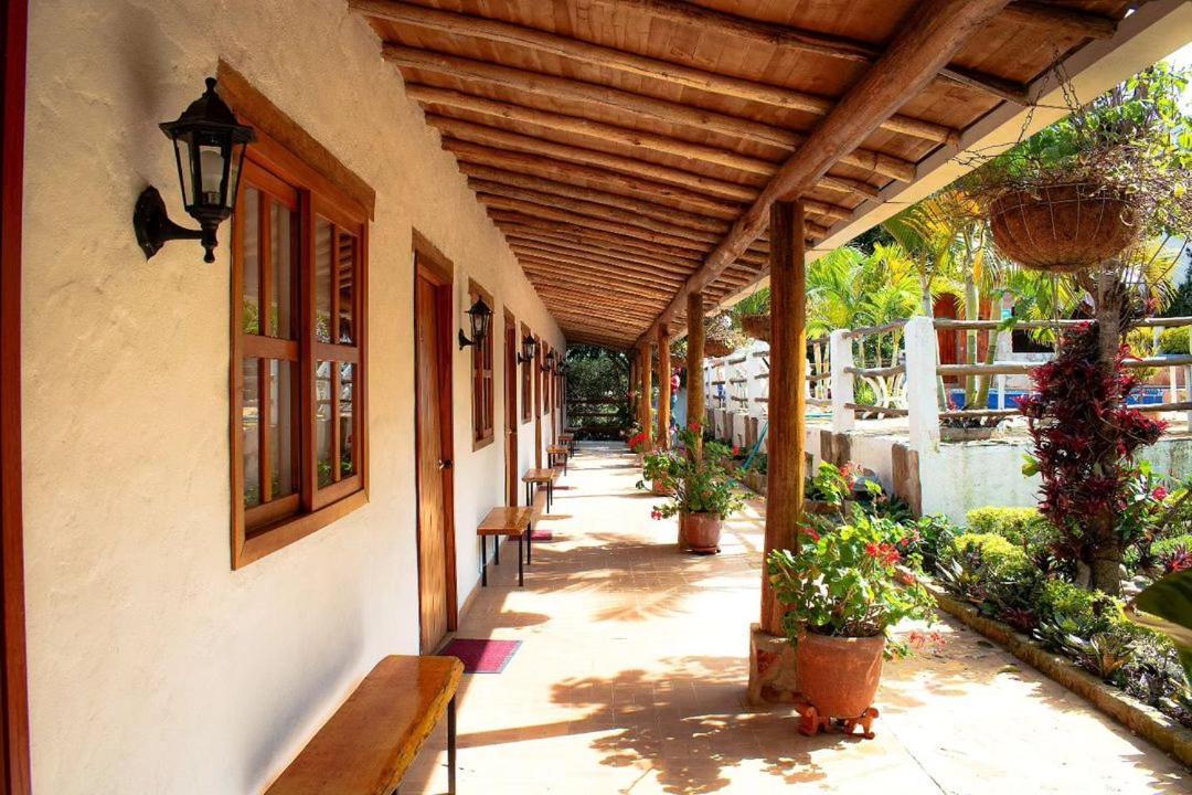Boutique Santa Clara Mesa De Santos *